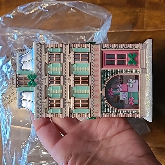 Bath and Body Works Holiday Bakeshop Projector Wallflowers Fragrance Plug - Picture 3 of 7